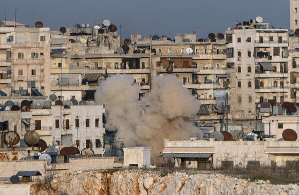 قصف لحي سكني في مدينة حلب السورية - سبوتنيك عربي