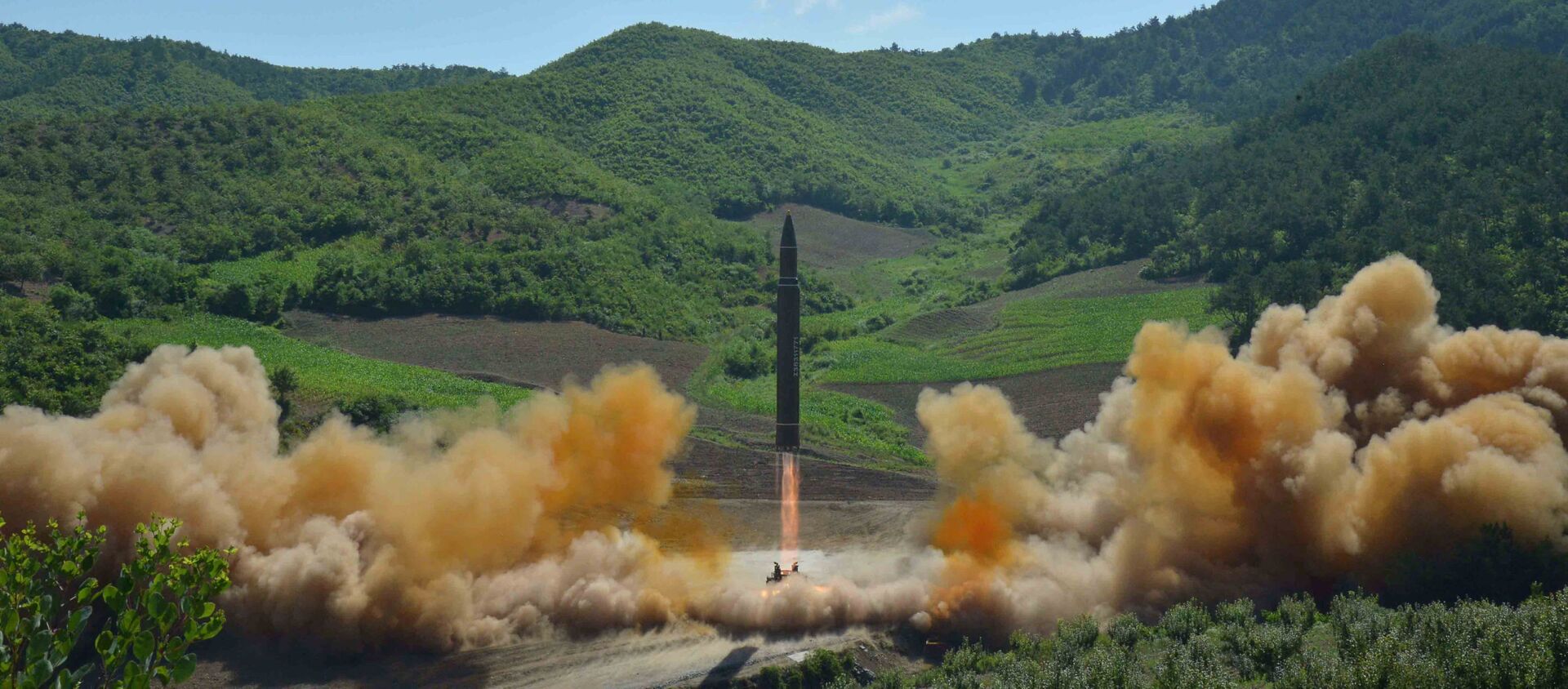 إطلاق صاروخ باليستي جديد في كوريا الشمالية  يوليو/ تموز 2017 - سبوتنيك عربي, 1920, 19.10.2021