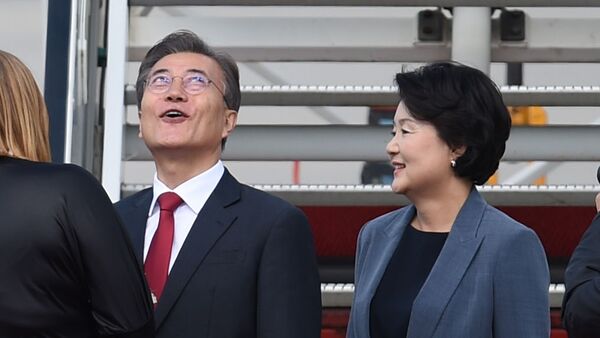 قمة مجموعة العشرين - رئيس كوريا الجنوبية مون جاي إن وزوجته كيم جونسوك في هامبورغ، ألمانيا 6 يوليو/ تموز 2017 - سبوتنيك عربي