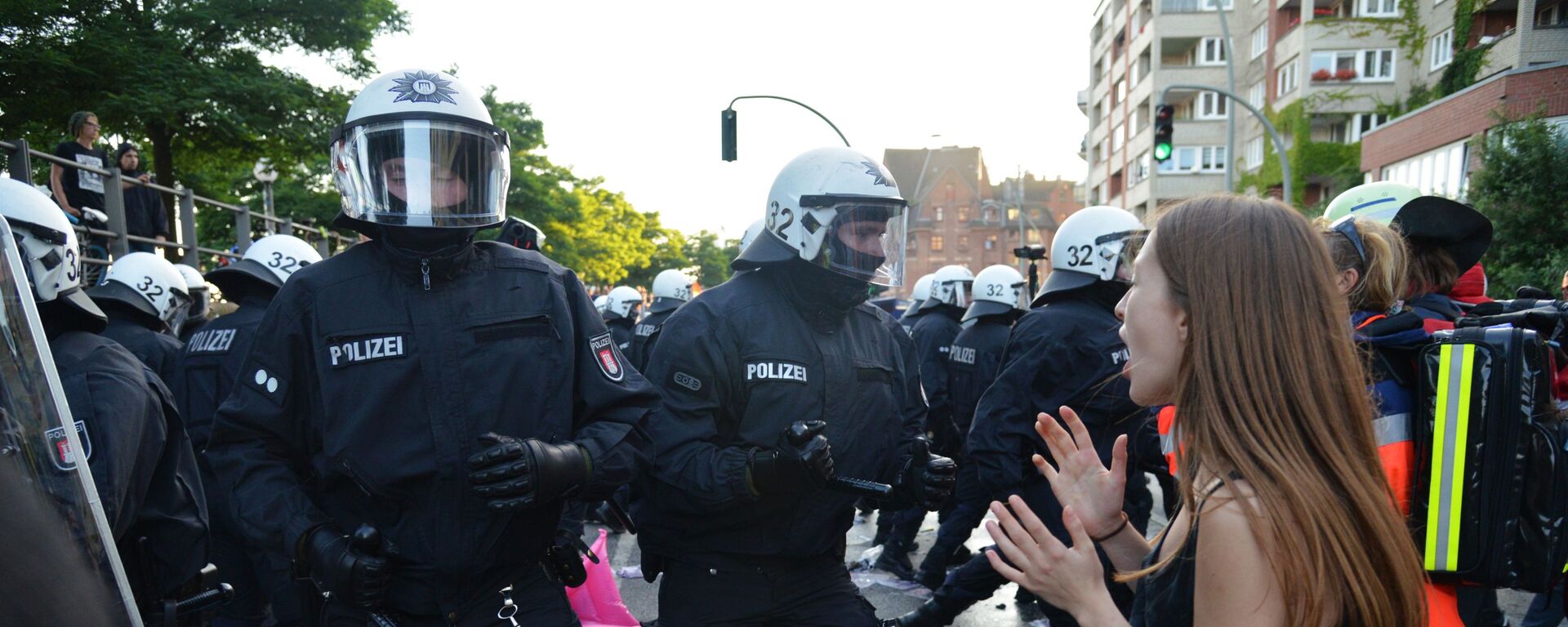 تظاهرات ضد قمة مجموعة العشرين في هامبورغ، ألمانيا  يوليو/ تموز 2017 - سبوتنيك عربي, 1920, 14.11.2022