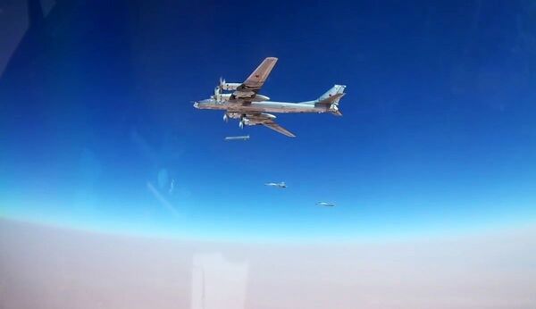 القاذفة الاستراتيجية تو-95إم إس الروسية خلال تنفيذ ضربات جوية على مواقع تنظيم داعش في سوريا - سبوتنيك عربي