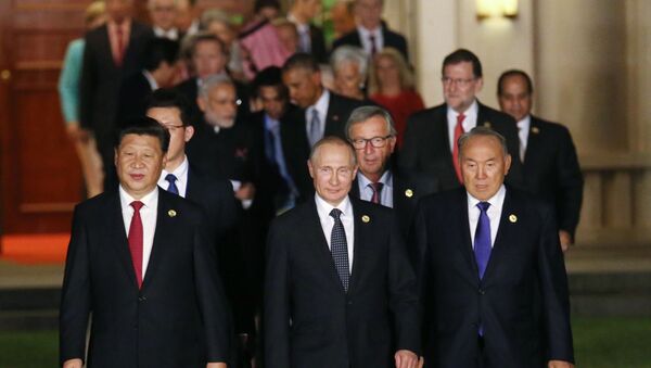 الرئيس الروسي فلاديمير بوتين مع قادة قمة العشرين - سبوتنيك عربي