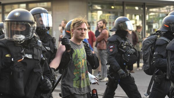 الشرطة تعتقل متظاهرين في هامبورغ - سبوتنيك عربي