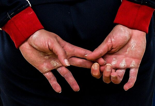 جائزة ستينين للتصوير المحترف في فئة الرياضة - صورة للمصور أليكسي فيليبوف بعنوان على أطراف الأصابع (صورة للرياضية الروسية ماريا باسيكا خلال الألعاب الأولمبية  الصيفية) - سبوتنيك عربي