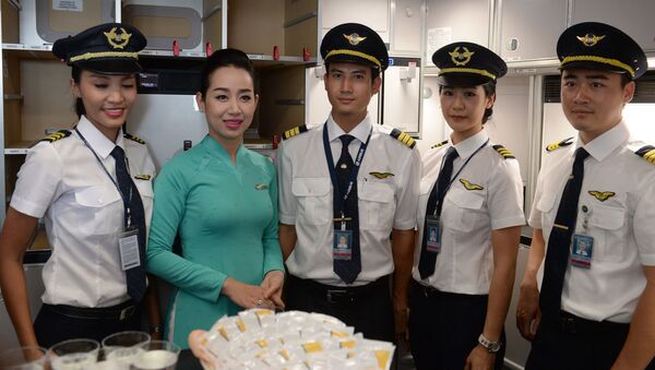 أعضاء طاقم طيران شركة فييتنام (Vietnam Airlines) - سبوتنيك عربي