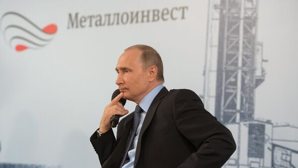 بوتين خلال اجتماعه مع العمال - سبوتنيك عربي
