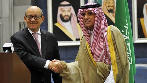 وزير الخارجية السعودي عادل الجبير يلتقي بوزير الخارجية الفرنسي جان إيف لودريان في جدة بالمملكة العربية السعودية - سبوتنيك عربي
