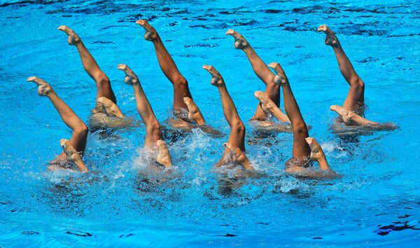 الفريق الروسي في نهائي بطولة العالم للسباحة الإيقاعية للنساء، بودابست - سبوتنيك عربي
