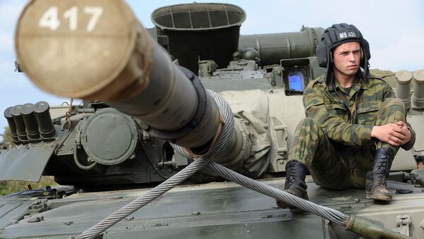 إحدى دبابات الجيش الروسي المشاركة في تمرين الغرب - سبوتنيك عربي