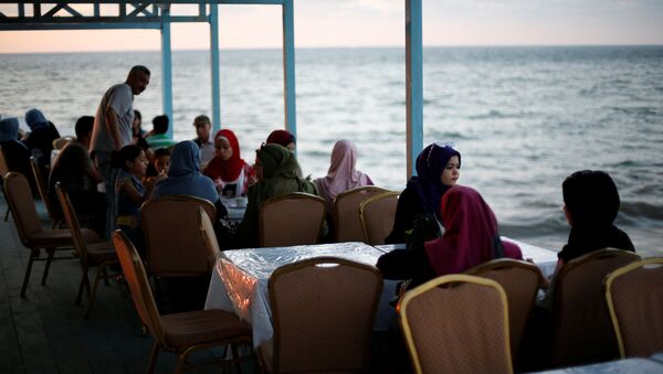تحويل سفينة مهجورة في غزة إلى مطعم - سبوتنيك عربي