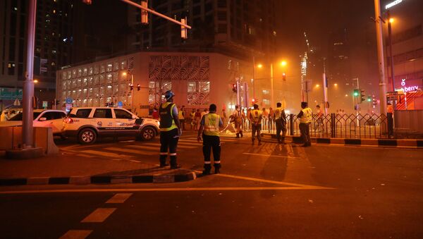 حريق هائل في برج الشعلة في دبي، الإمارات - سبوتنيك عربي