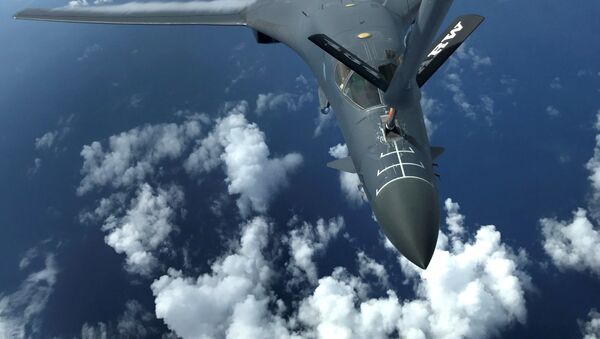 زيادة حدة التوتر بين الولايات المتحدة الأمريكية وكوريا الشمالية - قوات الطيران الجوي الأمريكي وطائرة بي-1بي تحلق فوق المحيط الهادئ - سبوتنيك عربي