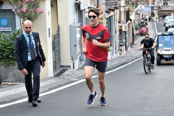 رئيس الوزراء الكندي جاستين ترودو يمارس رياضة الجري - سبوتنيك عربي
