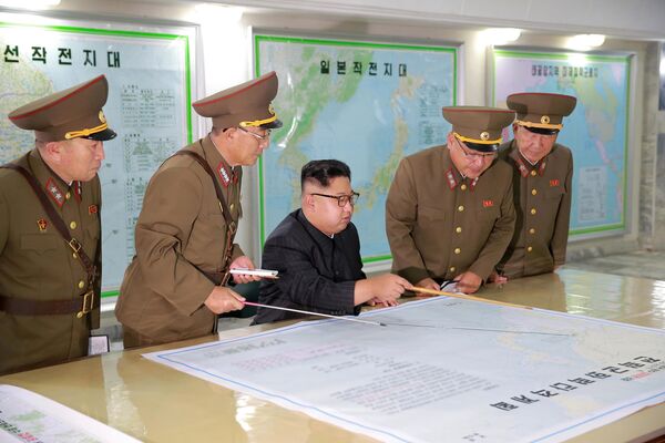 قائد كوريا الشمالية، كيم جونغ أون، يقوم بتفتيش قيادة القوة الاستراتيجية للجيش الشعبي الكوري في مكان مجهول في كوريا الشمالية - سبوتنيك عربي
