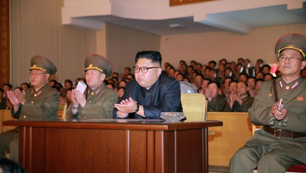 قائد كوريا الشمالية كيم جونغ أون يقوم بتفتيش قيادة القوة الاستراتيجية للجيش الشعبي الكوري في مكان مجهول في كوريا الشمالية - سبوتنيك عربي