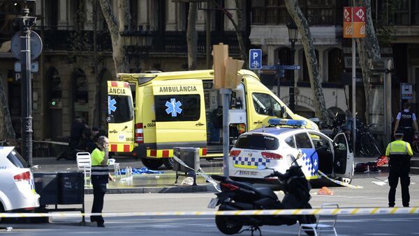 الشرطة والإسعاف مكان الهجوم الإرهابي في إسبانيا - سبوتنيك عربي