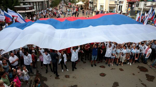 يوم علم روسيا في سيمفيروبل، جمهورية القرم، روسيا - سبوتنيك عربي