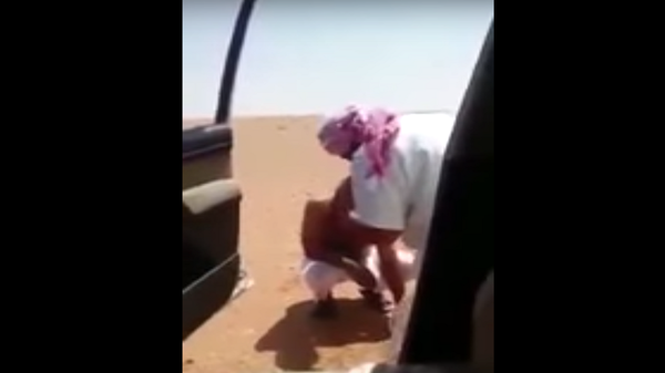 لحظة إنقاذ سعودي وابنه - سبوتنيك عربي