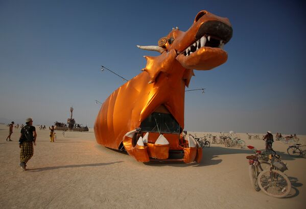 مركبة ضخمة في مهرجان الرجل المحترق في أمريكا - سبوتنيك عربي