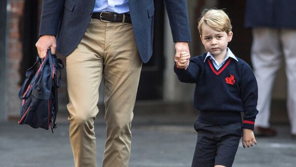 الأمير جورج في أول أيام الدراسة - سبوتنيك عربي
