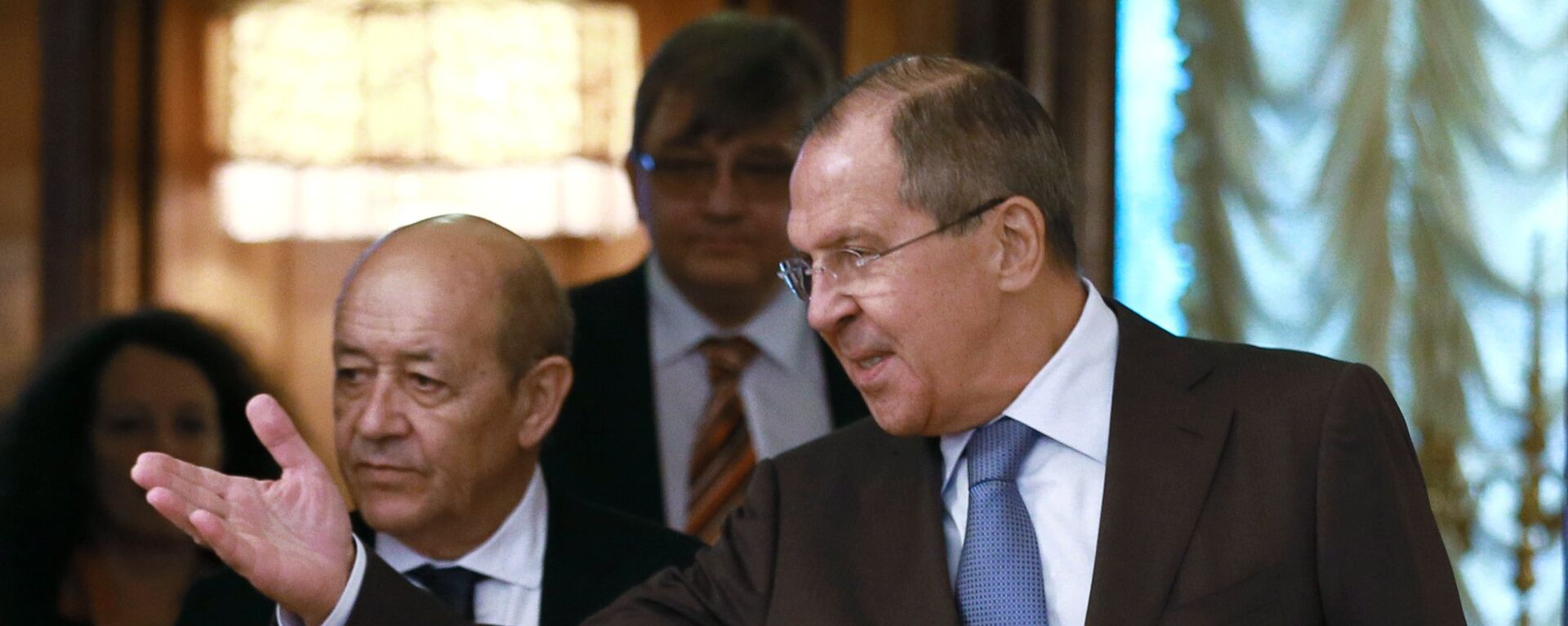 وزير الخارجية الروسي سيرغي لافروف مع نظيره الفرنسي جان إيف لودريان في موسكو، 8 سبتمبر/أيلول 2017 - سبوتنيك عربي, 1920, 22.02.2022