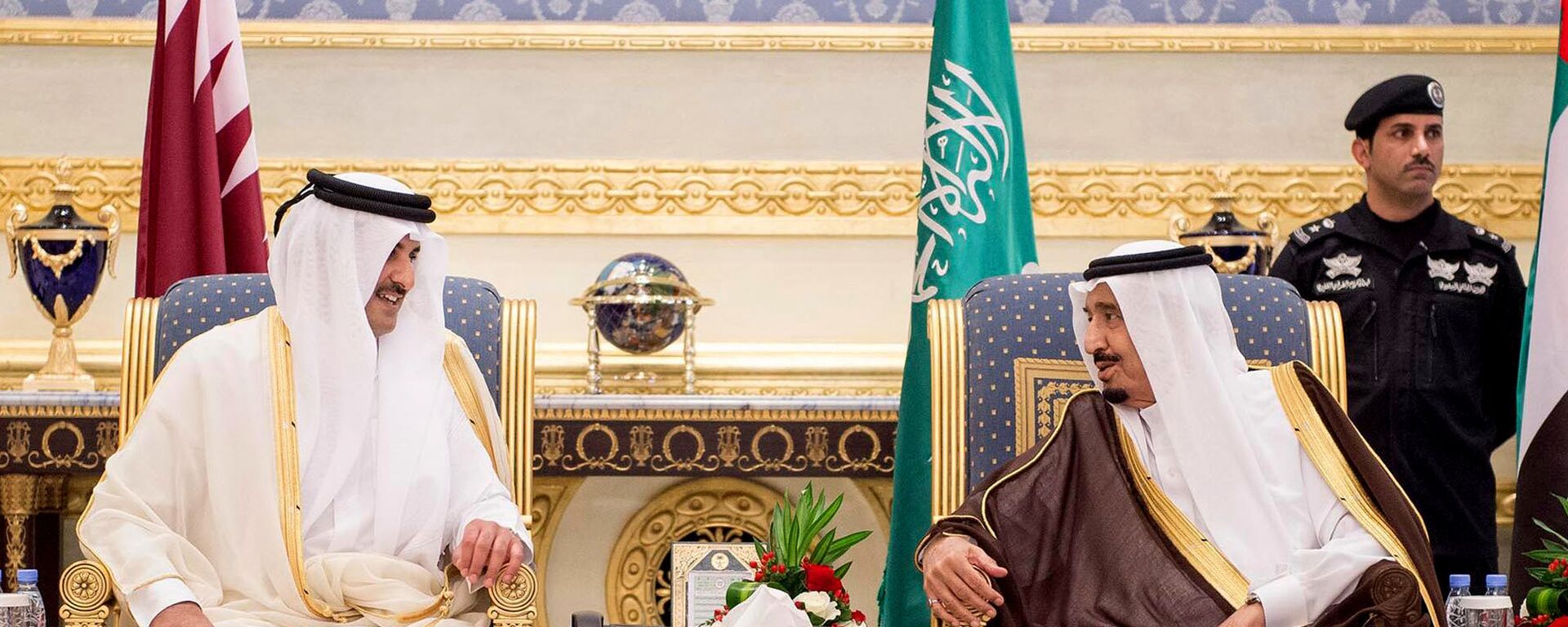 العاهل السعودي الملك سلمان مع أمير قطر الشيخ تميم آل ثاني - سبوتنيك عربي, 1920, 08.03.2021