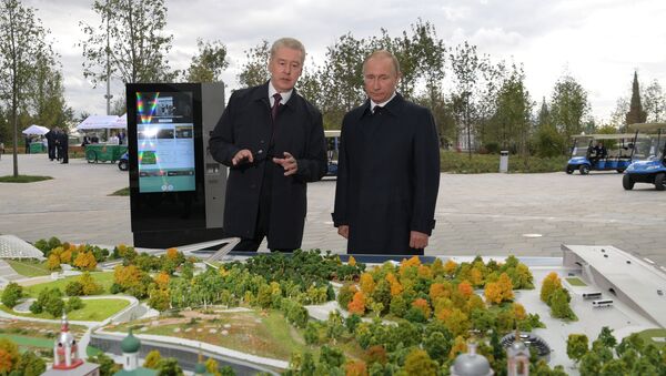الرئيس الروسي فلاديمير بوتين و عمدة موسكو سيرغي سوبيانين - سبوتنيك عربي