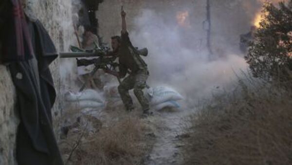 عنصر من إحدى المجموعات المسلحة السورية - سبوتنيك عربي