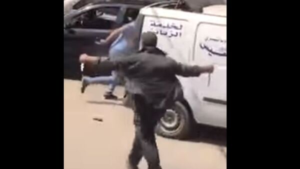 رجل يحمل سكينا في بيروت - سبوتنيك عربي