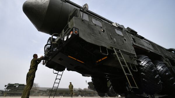 تجربة اطلاق صاروخ يارس المتحرك البالستي العابر للقارات من ميدان بليسيتسك - سبوتنيك عربي