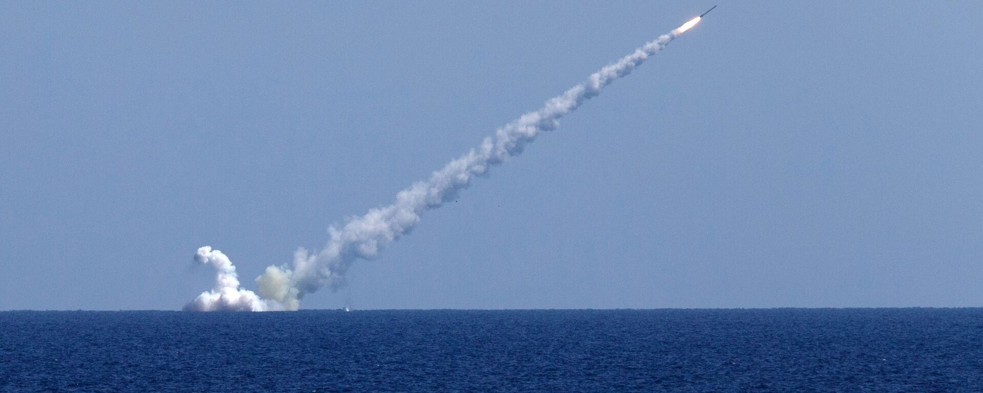 الدفاع الروسية: غواصة أسطول البحر الأسود تطلق صواريخ كاليبر المجنحة على مواقع في سوريا - سبوتنيك عربي, 1920, 15.07.2022