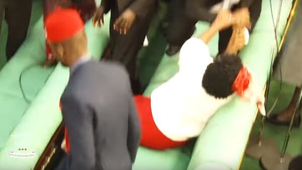 شجار عنيف يندلع داخل البرلمان الأوغندي - سبوتنيك عربي