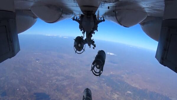 طائرات تابعة للقوات الجوية الفضائية الروسية خلال شن ضربات جوية على مواقع تابعة لتنظيم داعش الإرهابي في سوريا - سبوتنيك عربي