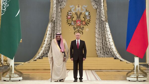 العاهل السعودي، الملك سلمان بن عبد العزيز آل سعود والرئيس الروسي فلاديمير بوتين في قصر الكرملين، موسكو، روسيا - سبوتنيك عربي