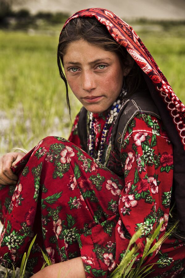 كتاب أطلس الجمال (The Atlas of Beauty) - صورة لفتاة  من أفغانستان - سبوتنيك عربي