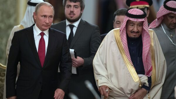 لقاء العاهل السعودي الملك سلمان بن عبدالعزيز آل سعود مع الرئيس الروسي فلاديمير بوتين بالكرملين في موسكو - سبوتنيك عربي