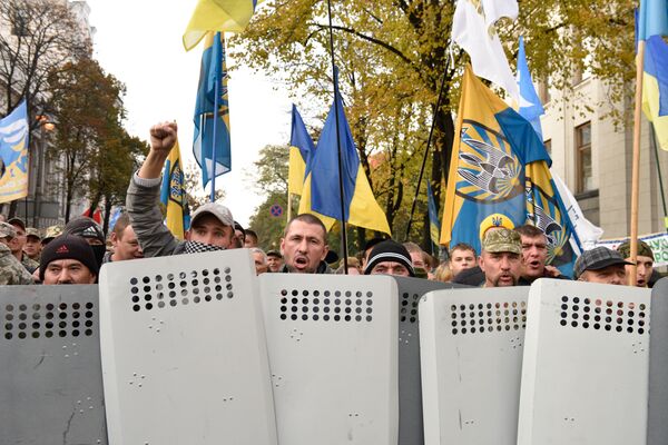 احتجاجات بالقرب من مبنى البرلمان الأوكراني رادا في كييف - سبوتنيك عربي