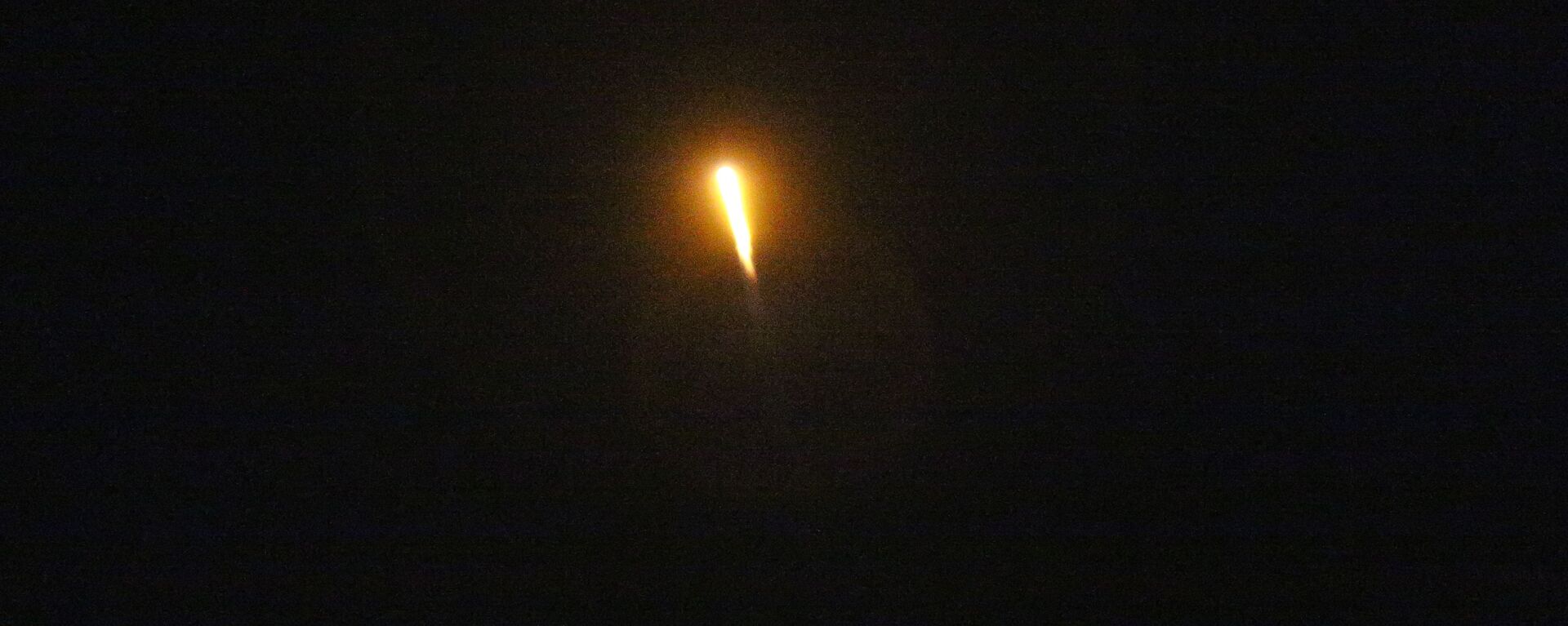 إطلاق صاروخ باليستي سينيفا من الغواصة النووية الاستراتيجية بريانسك في مياه بحر بارنتس، روسيا - سبوتنيك عربي, 1920, 18.11.2022