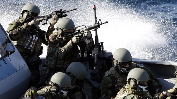 القوات الخاصة التابعة للبحرية اليونانية في أحدى التدريبات - سبوتنيك عربي