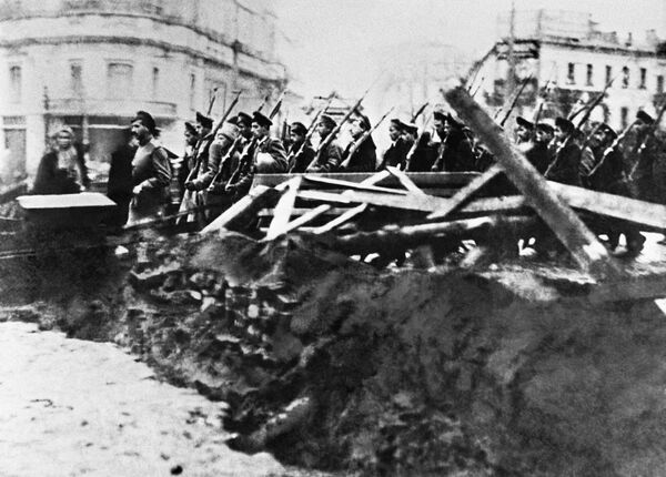 ثورة أكتوبر عام 1917 - القوات المسلحة من برتبة يونكير (كانت موجودة قبل عام 1918)، المعادية للبلشفية، في شوارع موسكو - سبوتنيك عربي
