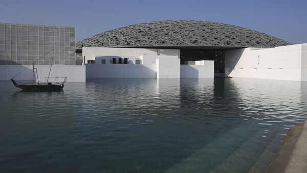 مبنى متحف الفنون لوفر أبو ظبي في أبو ظبي، الإمارات العربية المتحدة 6 نوفمبر/ تشرين الثاني 2017 - سبوتنيك عربي