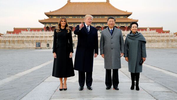 زيارة عمل إلى آسيا - الرئيس دونالد ترامب وزوجته ميلانيا ترامب في بكين، الصين 8 نوفمبر/ تشرين الثاني 2017 - سبوتنيك عربي