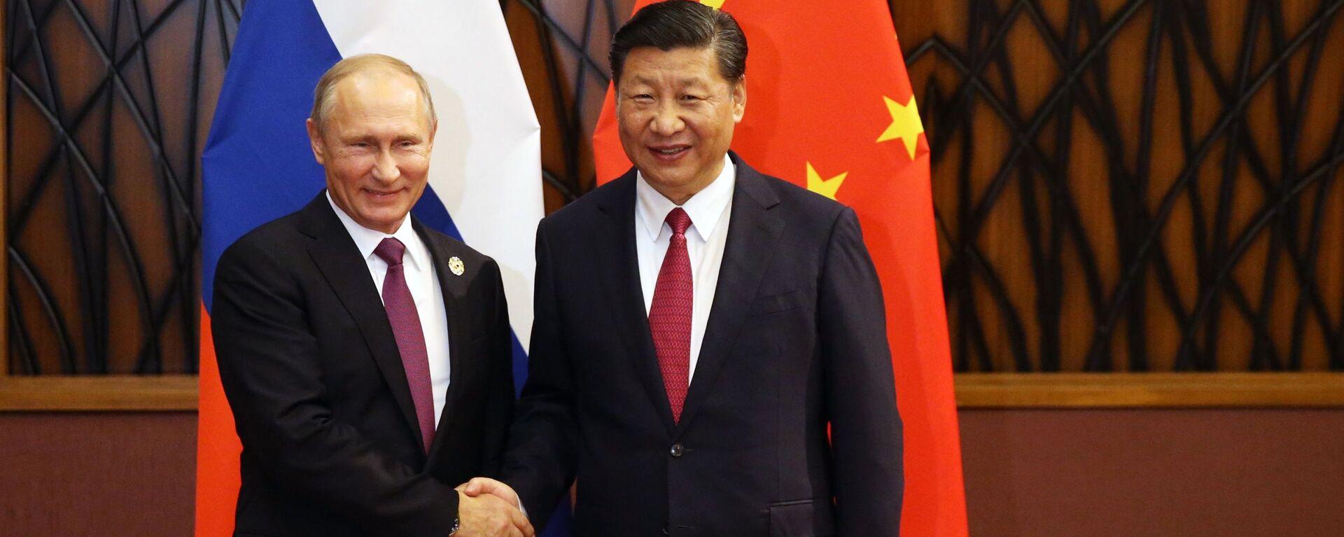 الرئيس الروسي فلاديمير بوتين والرئيس الصيني شي جينبينغ في قمة إبيك، فييتنام - سبوتنيك عربي, 1920, 13.09.2022