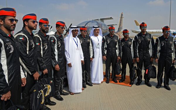 معرض دبي الجوي-الفضائي الدولي لعام 2017 (Dubai Airshow 2017) - فرقة الطيران الاستعراضي الإماراتية فرسان الإمارات - سبوتنيك عربي
