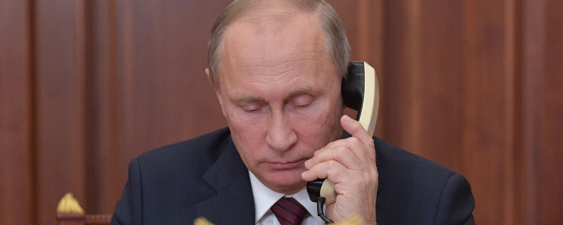 الرئيس فلاديمير بوتين يجري مكالمة هاتفية - سبوتنيك عربي, 1920, 28.05.2022