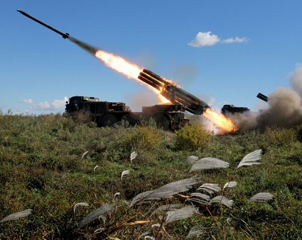 بطارية مدفعية ب أم-27 أوراغان خلال إطلاق النار خلال تدريبات وحدات المدفعية في بريمورسك - سبوتنيك عربي
