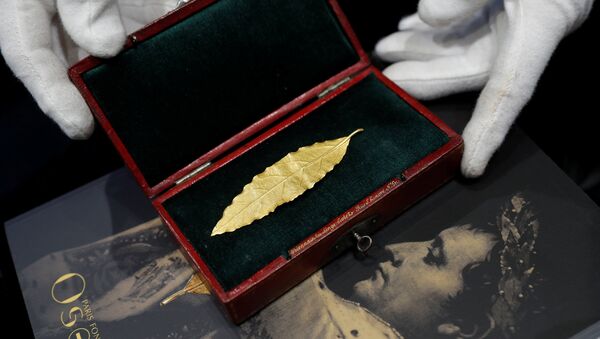 ورقة غار ذهبية من تاج نابليون - سبوتنيك عربي