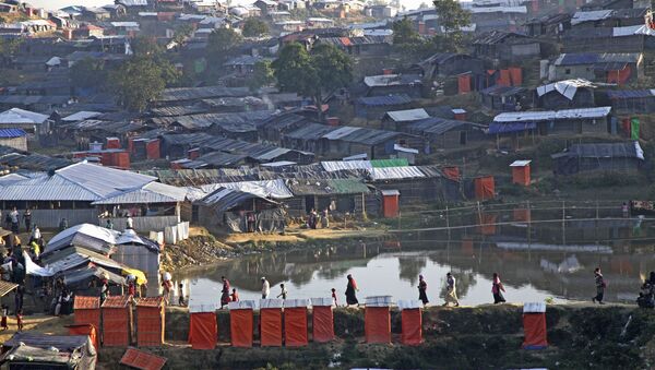 لاجئو الروهينغا في مخيم للاجئين بالوخالي على الحدود بين ميانمار وبنغلادش - سبوتنيك عربي