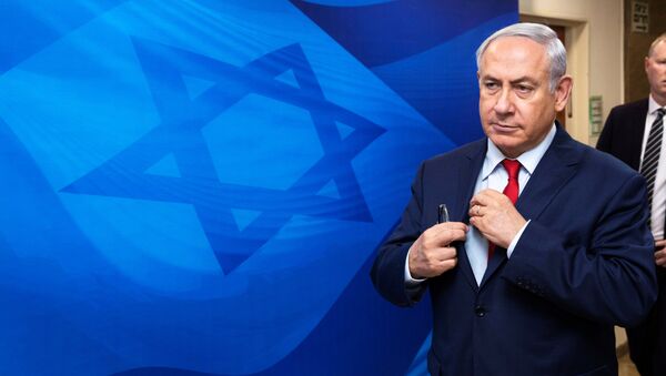 رئيس الوزراء الإسرائيلي بنيامين نتنياهو قبل بدء اجتماع الكابنيت الإسرائيلي في القدس، 3 ديسمبر/ كانون الأول 2017 - سبوتنيك عربي