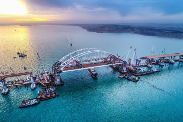 أقواس جسر القرم في مضيق كرتش، القرم، روسيا - سبوتنيك عربي